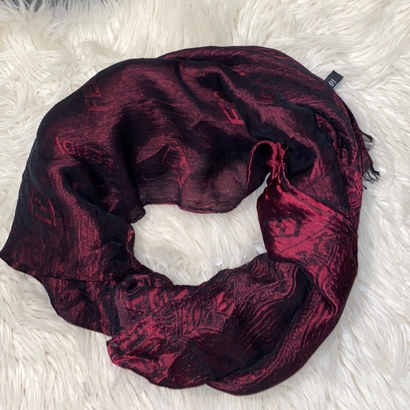 🌺Fendi Silk scarf
